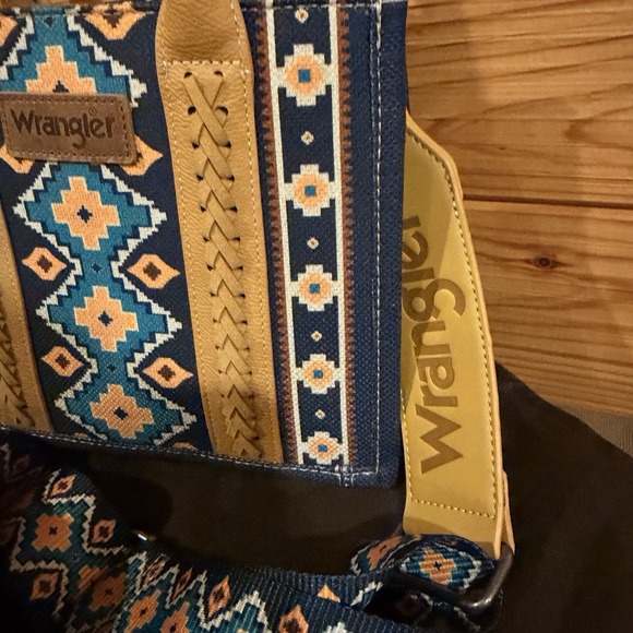 Wrangler Southwestern Aztec Print Canvas Tote Crossbody Bag Blue & Mustard New - Picture 5 of 10